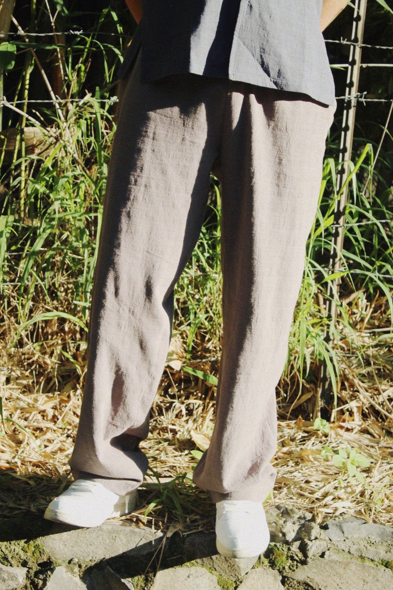 PANTALÓN SÁNTALO GRIS