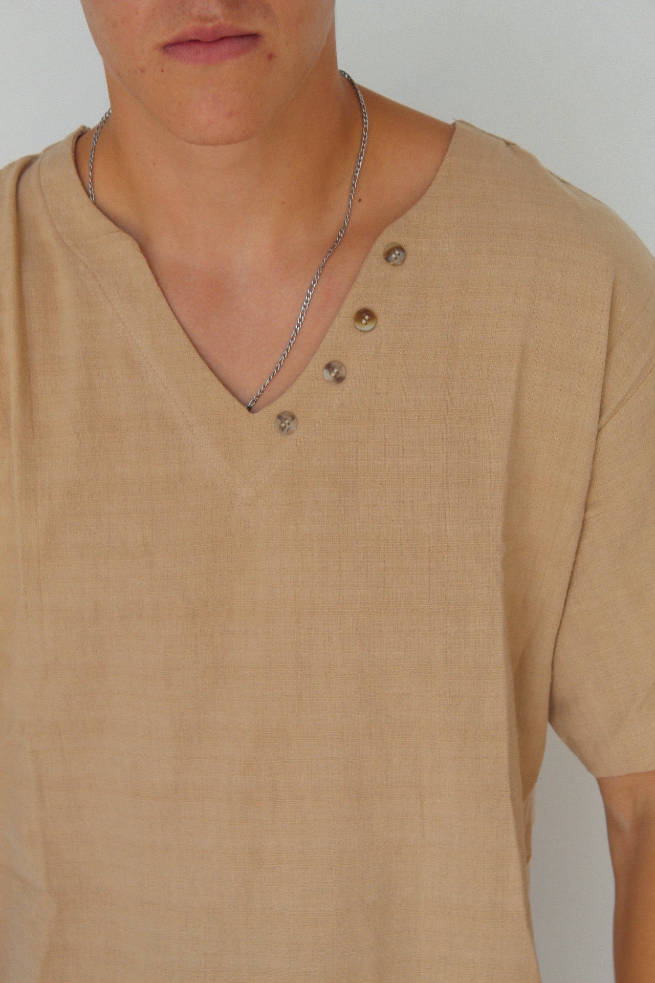 PLAYERA SÁNTALO BEIGE