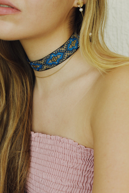 CHOKER BORDADO AZUL